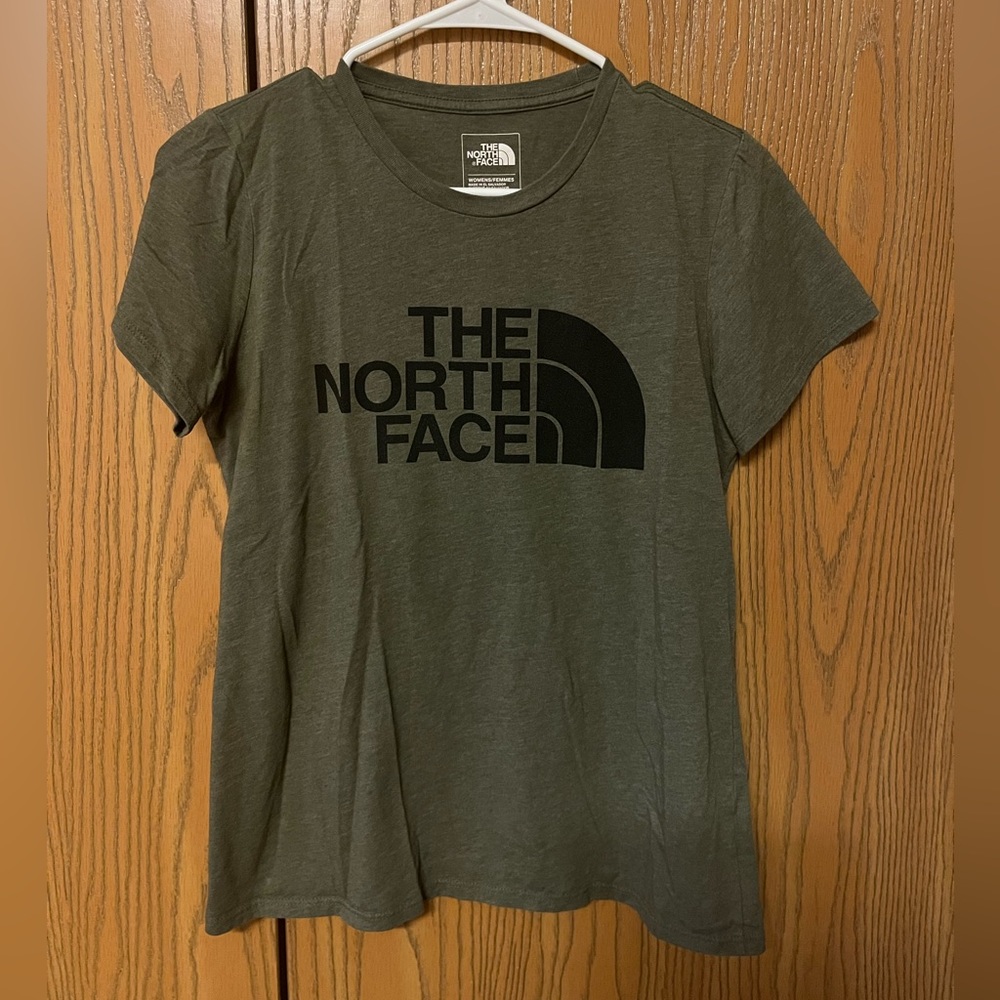 Green The North Face tshirt